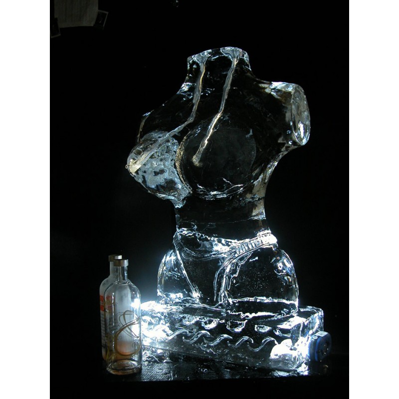 Lady Bust 2 Front Luge